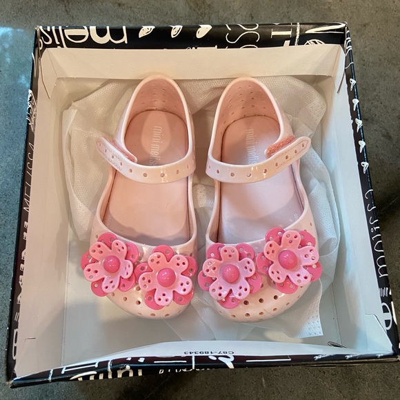 SOLD 🌸Mini Melissa Sandals - Picture 3 of 6